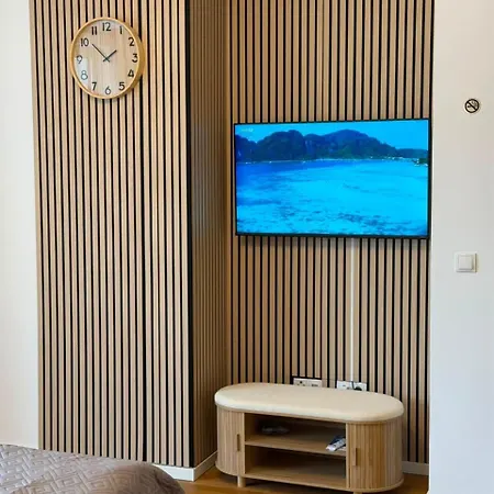 Atlas 2 Balkon Zentrum Bahnhof *