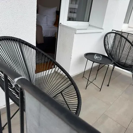 Atlas 2 Balkon Zentrum Bahnhof شقة دينسلاكن